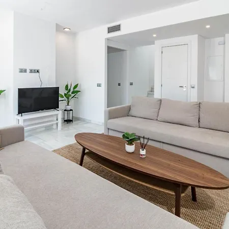 Luxurious 2 Bedroom Penthouse In Naranjos Close To The Golf Course And Puerto Banus *
