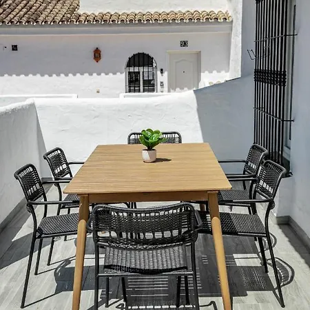 Luxurious 2 Bedroom Penthouse In Naranjos Close To The Golf Course And Puerto Banus Apartment *