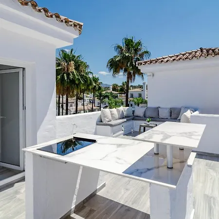 Luxurious 2 Bedroom Penthouse In Naranjos Close To The Golf Course And Puerto Banus *