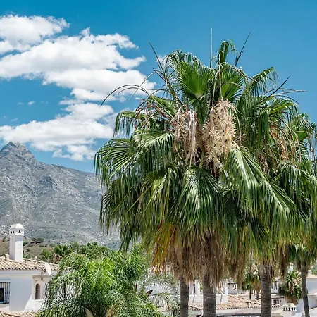 Luxurious 2 Bedroom Penthouse In Naranjos Close To The Golf Course And Puerto Banus Marbella