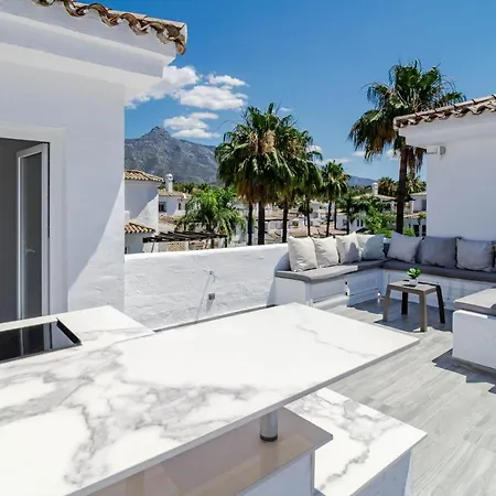 Luxurious 2 Bedroom Penthouse In Naranjos Close To The Golf Course And Puerto Banus Apartament *