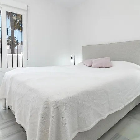 Apartament Luxurious 2 Bedroom Penthouse In Naranjos Close To The Golf Course And Puerto Banus *
